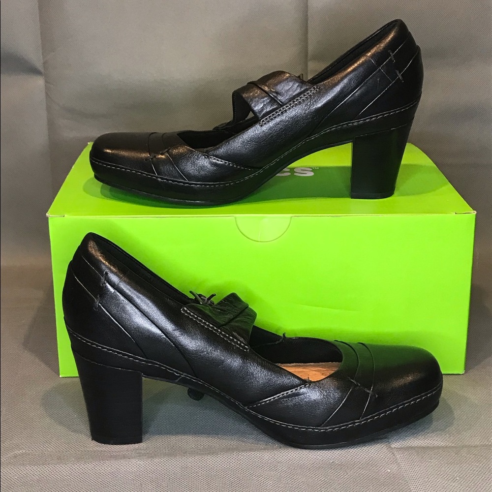 Clarks artisan heels